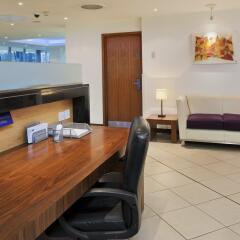 Отель Holiday Inn Express London-Swiss Cottage интерьер отеля фото 2