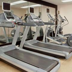 Отель Doubletree By Hilton Columbus - Worthington Колумбус фитнесс-зал фото 2