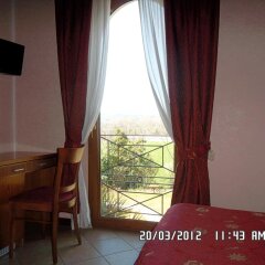 Отель Albergo Le Piante Манерба-дель-Гарда комната для гостей
