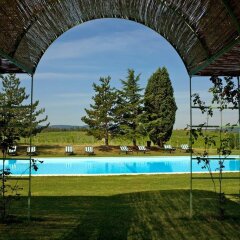 Отель Locanda dell'Amorosa Синалунга бассейн