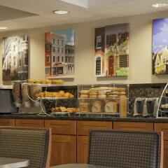 Отель Georgetown Suites питание