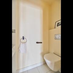 Отель Luminous Apt near Galerie Lafayette Париж ванная