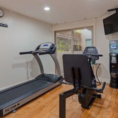 Отель Best Western Royal Palace Inn & Suites США, Лос-Анджелес - отзывы, цены и фото номеров - забронировать отель Best Western Royal Palace Inn & Suites онлайн фитнесс-зал фото 2