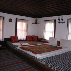 Отель Hadjigergy's Guest House Болгария, Сливен - отзывы, цены и фото номеров - забронировать отель Hadjigergy's Guest House онлайн комната для гостей фото 2