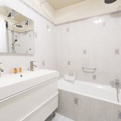Отель Trendy South Pigalle Париж ванная