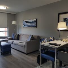 Отель Quality Suites Toronto Airport Канада, Торонто - отзывы, цены и фото номеров - забронировать отель Quality Suites Toronto Airport онлайн комната для гостей фото 4
