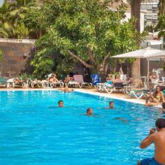 Отель RH Royal - Adults Only Испания, Бенидорм - отзывы, цены и фото номеров - забронировать отель RH Royal - Adults Only онлайн бассейн фото 2