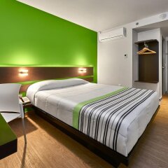 Отель City Express Junior Toluca Zona Industrial комната для гостей