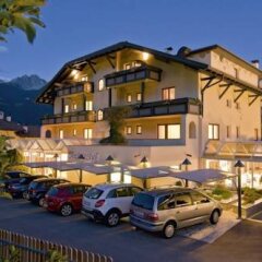 Отель Grandpanoramahotel Stephanshof Tirol Тироло парковка