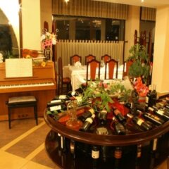 Отель Restaurant Baron Тирана интерьер отеля