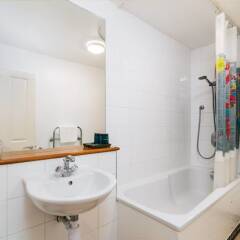 Отель Good Size 2 Bedroom in a Perfect Location Великобритания, Лондон - отзывы, цены и фото номеров - забронировать отель Good Size 2 Bedroom in a Perfect Location онлайн ванная фото 3