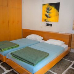 Apollonia Hotel Apartments сейф в номере