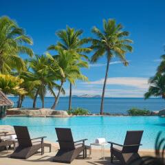 DoubleTree Resort by Hilton Hotel Fiji - Sonaisali Island бассейн