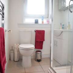 Отель 2 Bedroom Edinburgh Apartment Close To Airport Великобритания, Эдинбург - отзывы, цены и фото номеров - забронировать отель 2 Bedroom Edinburgh Apartment Close To Airport онлайн ванная