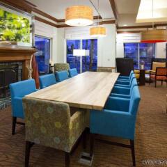 Отель Hilton Garden Inn Bloomington Блумингтон гостиничный бар