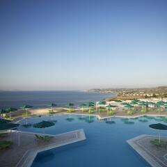 Отель Mitsis Family Village Beach Hotel Греция, Калимнос - отзывы, цены и фото номеров - забронировать отель Mitsis Family Village Beach Hotel онлайн бассейн