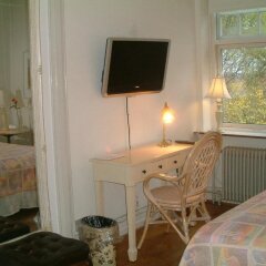 Отель Casa Corner Bed & Breakfast Дания, Алборг - отзывы, цены и фото номеров - забронировать отель Casa Corner Bed & Breakfast онлайн удобства в номере фото 2