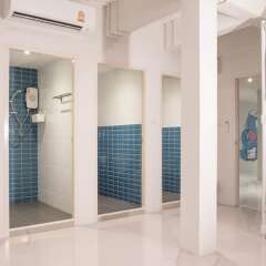 Отель Bed N Bev Pattaya - Hostel Таиланд, Паттайя - отзывы, цены и фото номеров - забронировать отель Bed N Bev Pattaya - Hostel онлайн ванная фото 2