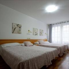 Отель Hostal Carbonara Испания, Ла-Корунья - отзывы, цены и фото номеров - забронировать отель Hostal Carbonara онлайн комната для гостей фото 4