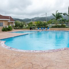 Отель Ocho Rios Beach House at Dax Hall Очо-Риос бассейн