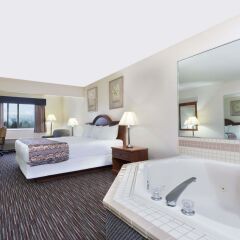 Отель Baymont Inn & Suites Columbus/Rickenbacker Колумбус сауна