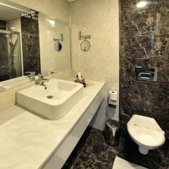 Etap Altinel Aliaga Hotel Турция, Дикили - отзывы, цены и фото номеров - забронировать отель Etap Altinel Aliaga Hotel онлайн ванная
