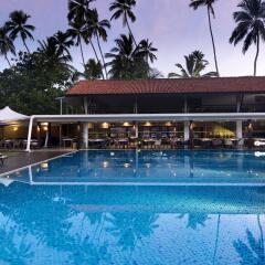 Отель Avani Bentota Resort Шри-Ланка, Бентота - 2 отзыва об отеле, цены и фото номеров - забронировать отель Avani Bentota Resort онлайн бассейн фото 3