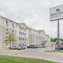 Отель HomeTowne Studios Columbus парковка