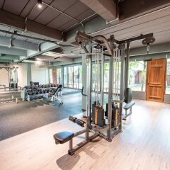 Отель Into The Forest Resort фитнесс-зал фото 2