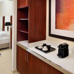 Отель Delta by Marriott Jumeirah Beach удобства в номере