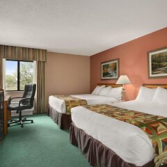Отель Baymont Inn & Suites - Sullivan комната для гостей фото 5