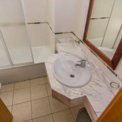 Отель Agi Torre Quimeta Apartments Испания, Курорт Росес - отзывы, цены и фото номеров - забронировать отель Agi Torre Quimeta Apartments онлайн ванная