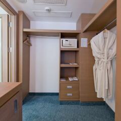 Отель Concorde De Luxe Resort сейф в номере