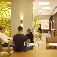 Отель Holiday Inn Express Sydney Macquarie Park интерьер отеля
