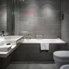 Отель MOODs Boutique Hotel Чехия, Прага - 11 отзывов об отеле, цены и фото номеров - забронировать отель MOODs Boutique Hotel онлайн ванная фото 2