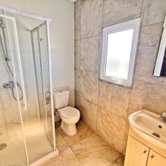 Отель Vicel Accomodation Зейтун ванная