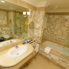 Al Hamra Jeddah Hotel (Ex.Pullman) in Jeddah, Saudi Arabia from 381$, photos, reviews - zenhotels.com bathroom photo 2