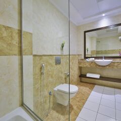 Отель Gateway Hotel ОАЭ, Дубай - отзывы, цены и фото номеров - забронировать отель Gateway Hotel онлайн ванная