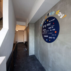 Отель Sunny Guesthouse Seoul City сейф в номере