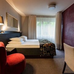 GLO Hotel Art сейф в номере