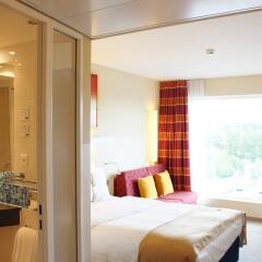 Отель Holiday Inn Express Zurich Airport Швейцария, Рюмланг - 1 отзыв об отеле, цены и фото номеров - забронировать отель Holiday Inn Express Zurich Airport онлайн комната для гостей фото 4