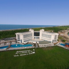 Water Side Resort & Spa Hotel - All Inclusive пляж