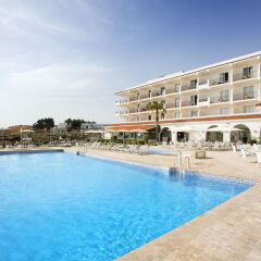 Отель Hipotels Hotel Flamenco Conil Испания, Кониль-де-ла-Фронтера - отзывы, цены и фото номеров - забронировать отель Hipotels Hotel Flamenco Conil онлайн бассейн фото 2