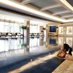 V-Continent Parkview Wuzhou Hotel бассейн