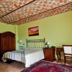Отель Agriturismo Podere La Piazza Костиглиоле-д'Асти удобства в номере