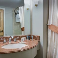 Отель Jw Marriott Santa Monica Le Merigot Санта-Моника ванная фото 2