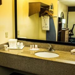 Отель Days Inn Newark Delaware ванная фото 2