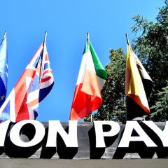 Hotel Mon Pays Римини спортивное сооружение