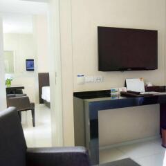 Отель Mandarin Hotel Managed by Centre Point Таиланд, Бангкок - 3 отзыва об отеле, цены и фото номеров - забронировать отель Mandarin Hotel Managed by Centre Point онлайн удобства в номере фото 2