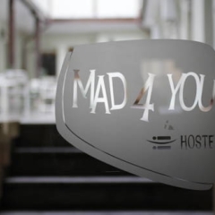 Mad4you Hostel городской автобус